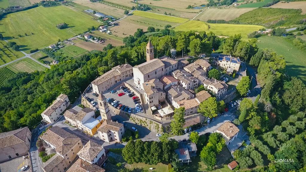 Albergo Diffuso Borgo Montemaggiore Montemaggiore al Metauro Εξωτερικό φωτογραφία